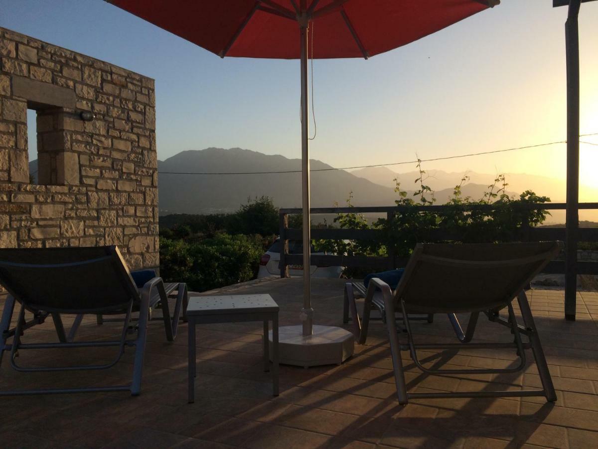 Villa Ypsilon Karotí Екстериор снимка