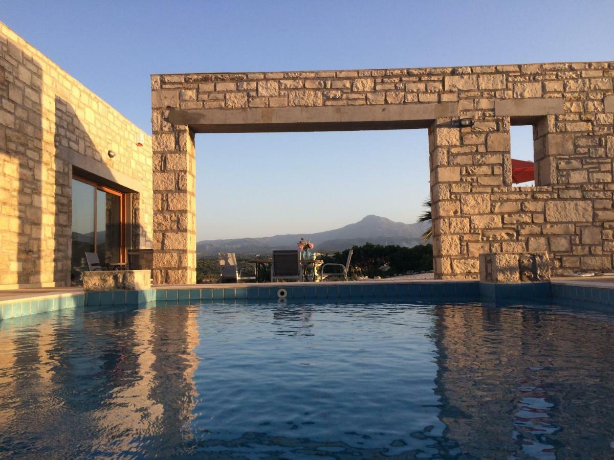 Villa Ypsilon Karotí Екстериор снимка