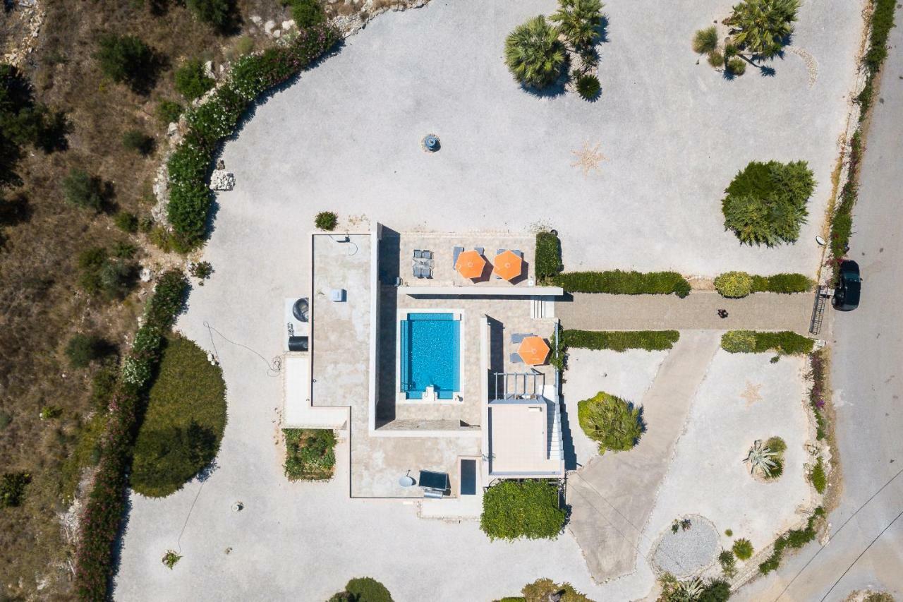 Villa Ypsilon Karotí Екстериор снимка
