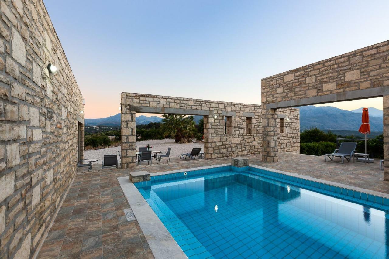 Villa Ypsilon Karotí Екстериор снимка