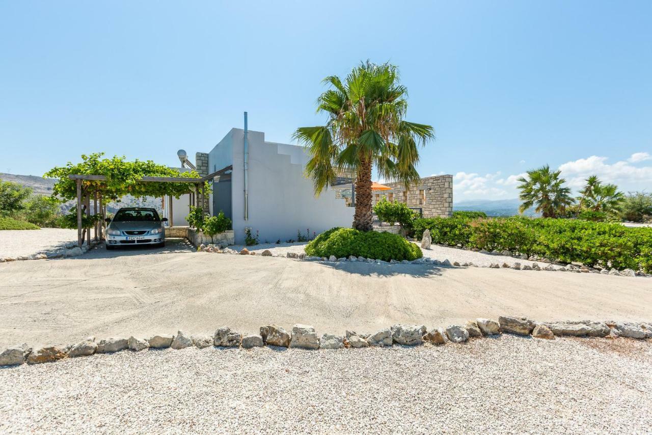 Villa Ypsilon Karotí Екстериор снимка