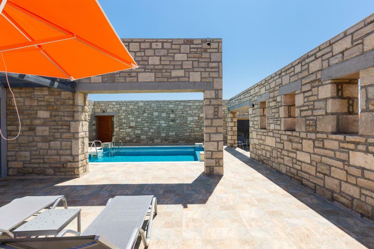 Villa Ypsilon Karotí Екстериор снимка