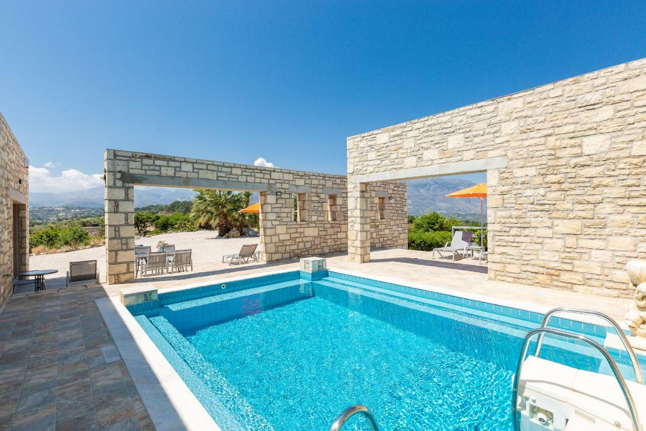 Villa Ypsilon Karotí Екстериор снимка