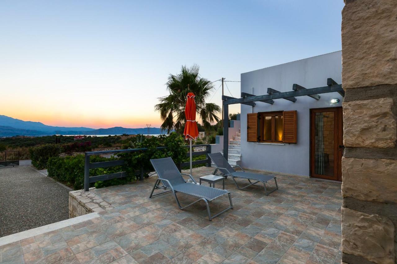Villa Ypsilon Karotí Екстериор снимка