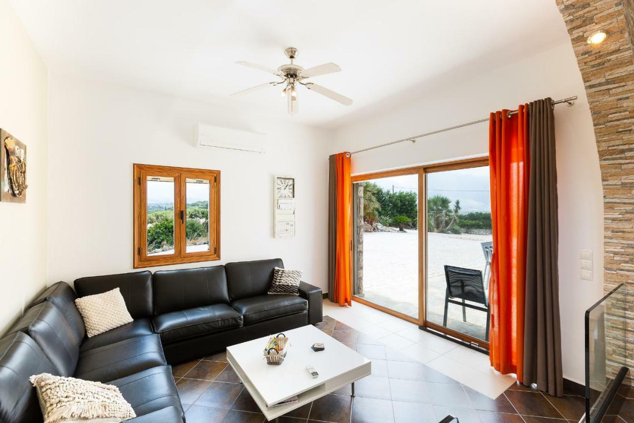 Villa Ypsilon Karotí Екстериор снимка